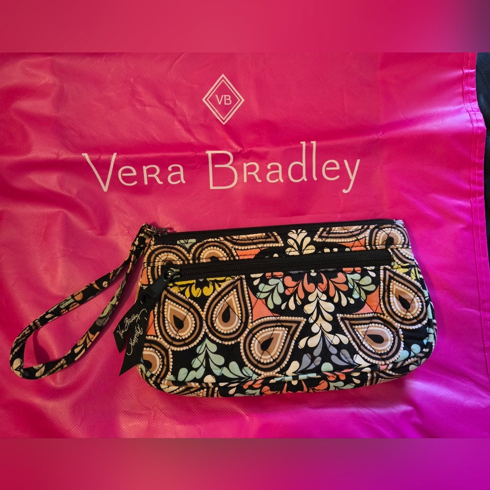 Gently Used Vera Bradley Wristlet "Sierra Village"